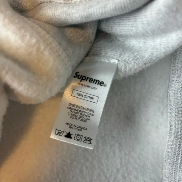 SOLD POSH WONT LET ME DELETE BC OF THEIR DUMB POLICY DO NOT BUY - Picture 8 of 10